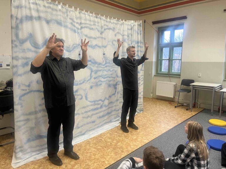 Anglické divadlo Bear opět ve škole